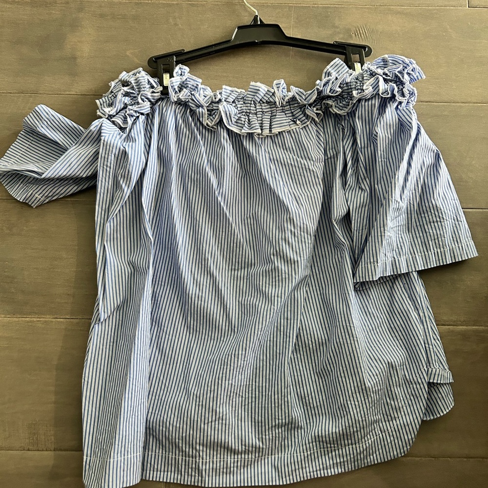 Vineyard Vines top